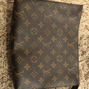 AUTHENTIC LOUIS VUITTON TOILETRY 26